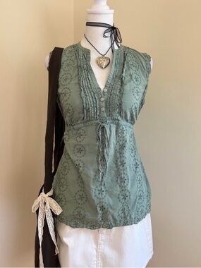 Vintage Y2K coquette ruffle lace eyelet floral babydoll sleeveless blouse top XS